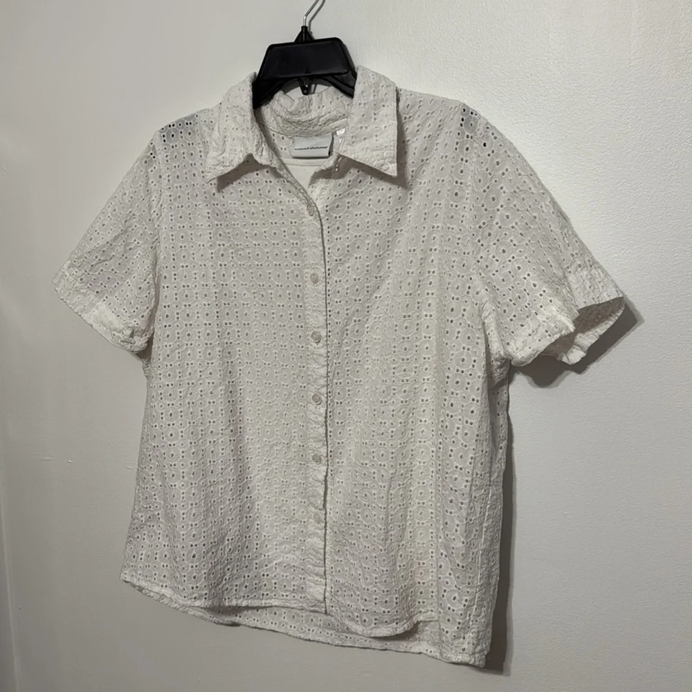 Alfred Dunner White Floral Eyelet Button Top size 16 - Picture 2 of 8
